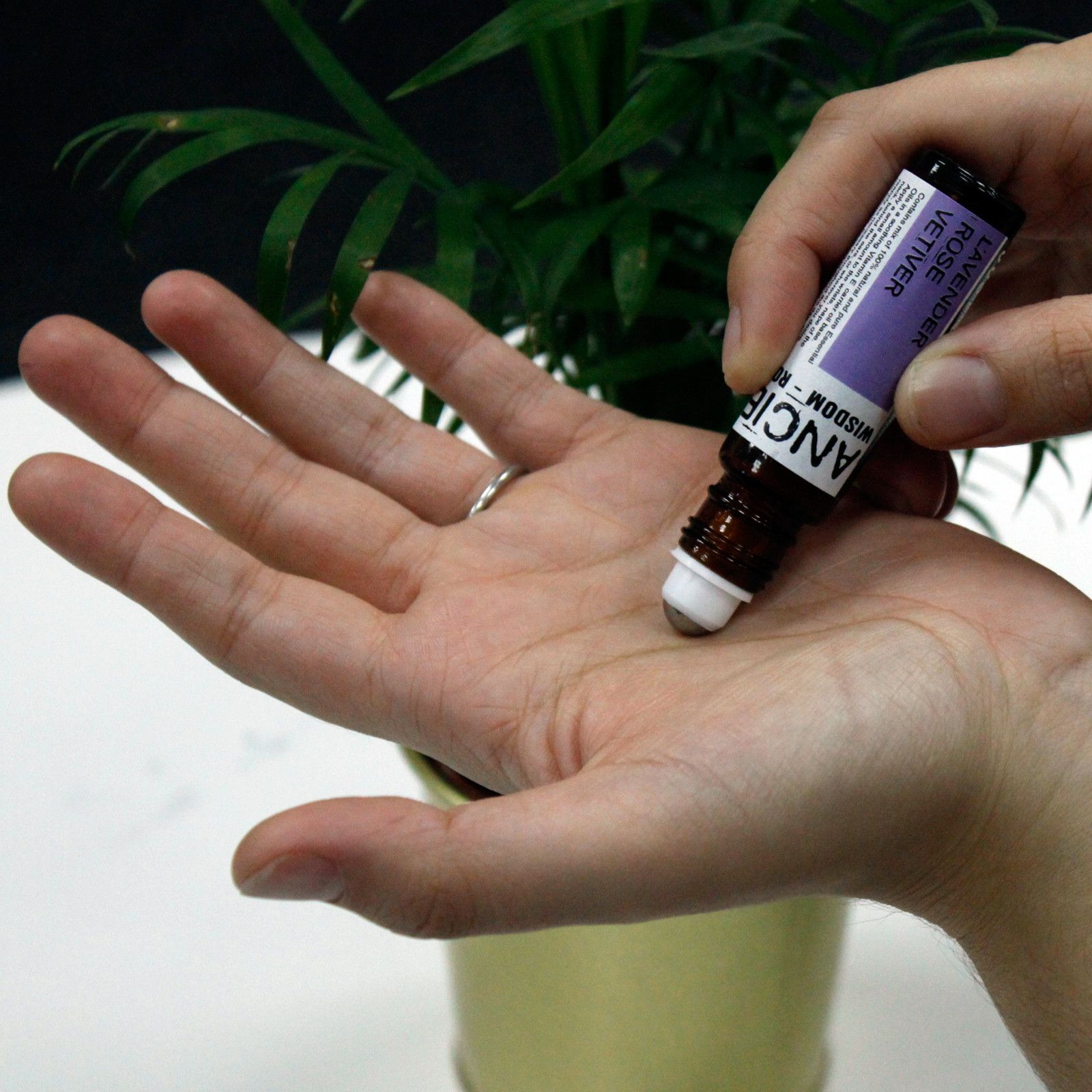 10ml Roll On Essential Oil Blend - Don't Worry! - Image 13